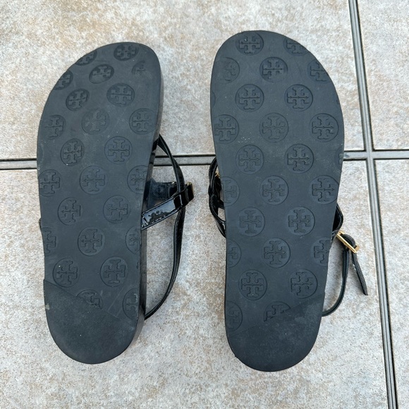 Tory Burch Ali Anteka Baby Gold Logo Sandal - Picture 10 of 12